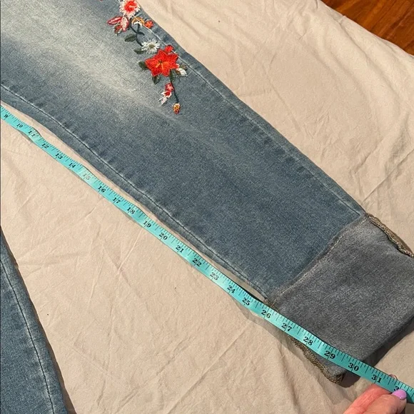 VENUS Blue Skinny Jeans with Red Floral Embroidery - Picture 4 of 11
